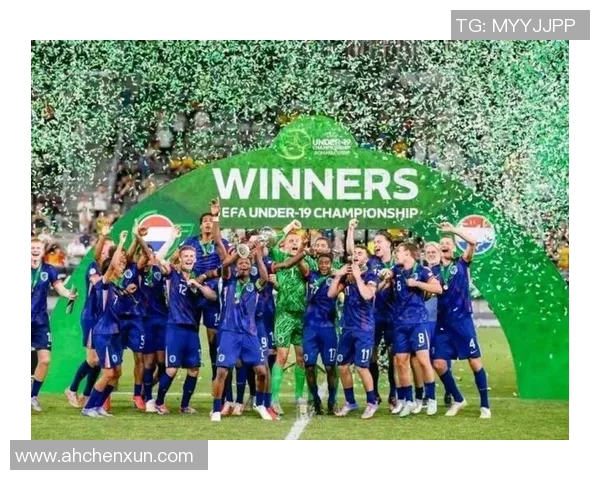 荷兰足球明星的成长之路与辉煌成就探秘